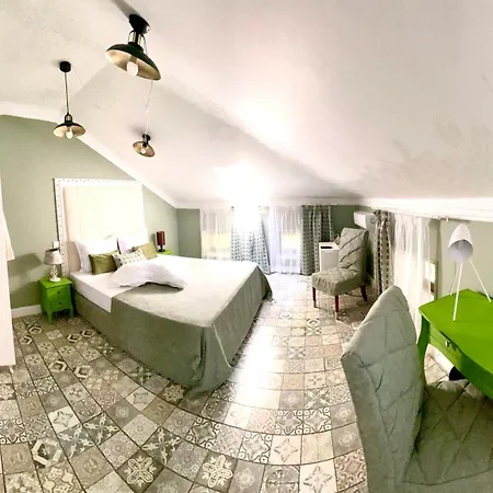 Regina Bed&wine Hotel *