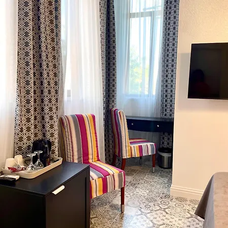 Готель Regina Bed&wine Варна