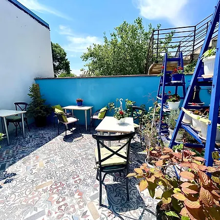 Regina Bed&wine Готель *