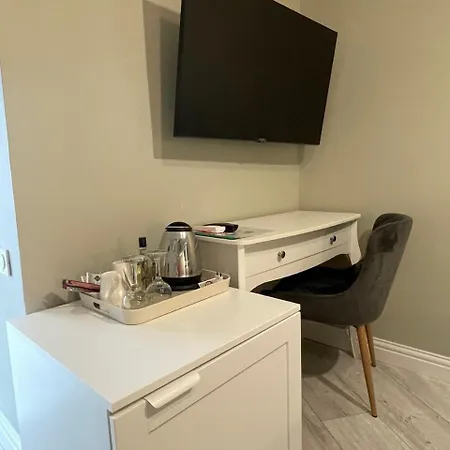 Regina Bed&wine Готель