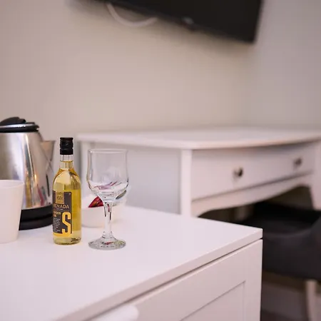 Regina Bed&wine Hotel *